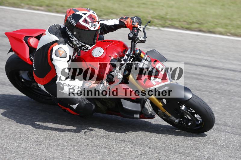 /27 12.06.2025 Ducati Schweiz Trackday Warmup  ADR/blau-bleu/19-1